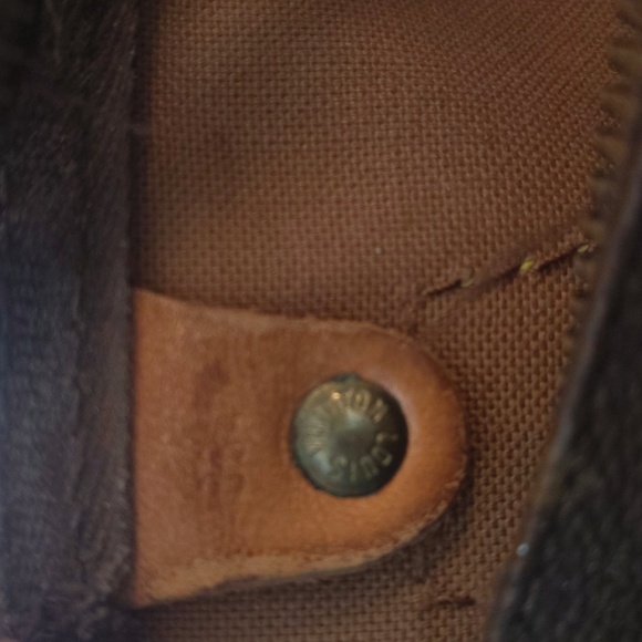 Women's vintage Louis Vuitton Purse - Picture 2 of 5